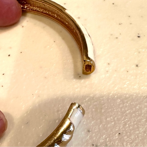NWT Sequin by Nordstrom Clamper Bangle Bracelet white enamel, gold tone seashell - Picture 12 of 13
